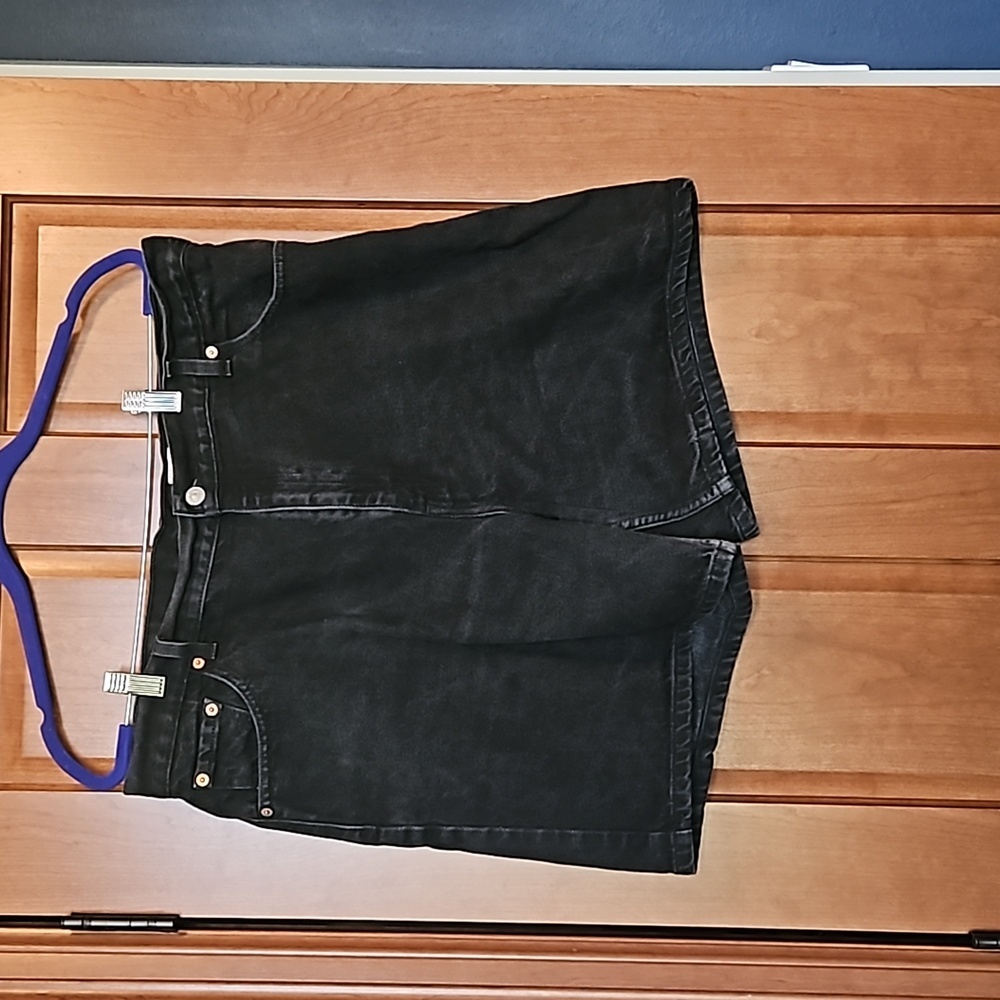 LEVI Black Denim Short